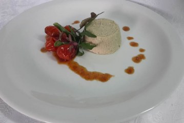 פטה חצילים בטעם כבד עם ריבת עגבניות