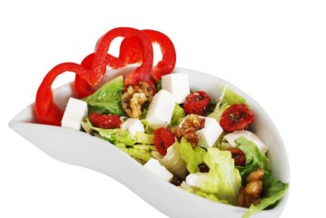 סלט חסה עם תערובת שרי ובולגרית