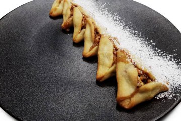 אוזני המן בתחפושת פורים